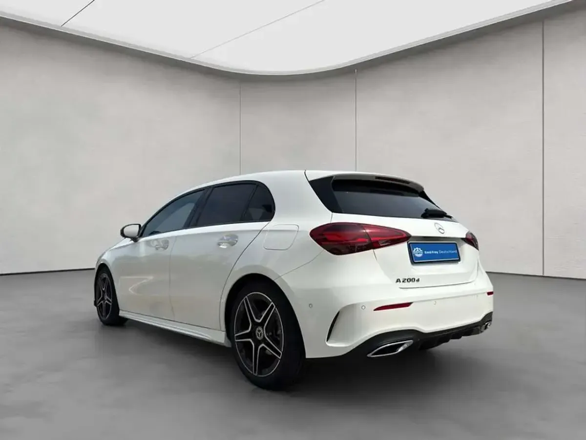 Gebraucht Mercedes A200 AMG 150 PS (110 kW) 2025 Polarweiß Limousine