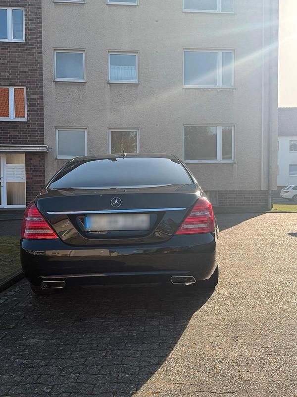 Gebraucht Mercedes S350 258 PS (189 kW) 2012 Schwarz Limousine