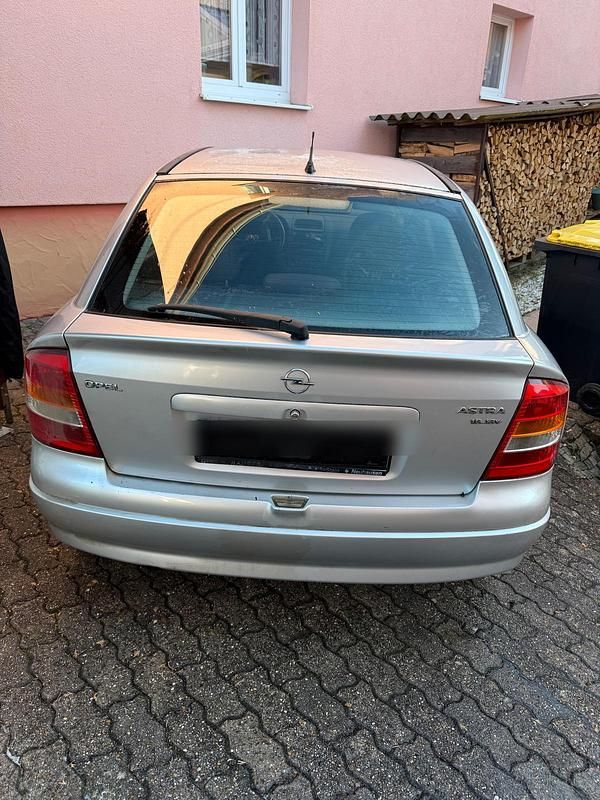 Second-hand Opel Astra 101 CP (74 kW) 2000 Argintiu Berlinǎ