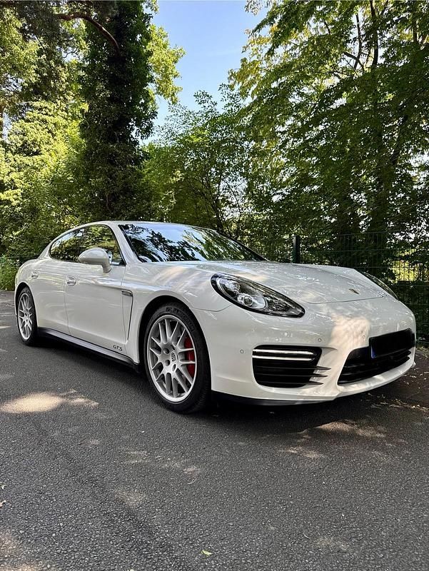 Weiß Gebraucht 2014 Porsche Panamera GTS Limousine | 35.890 € (Fairer Preis) - Bild 1/4