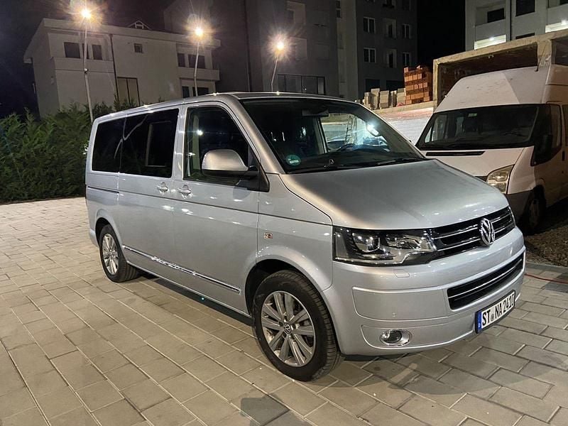 Usata VW Multivan Highline 179 CV (131 kW) 2011 Argento Monovolume