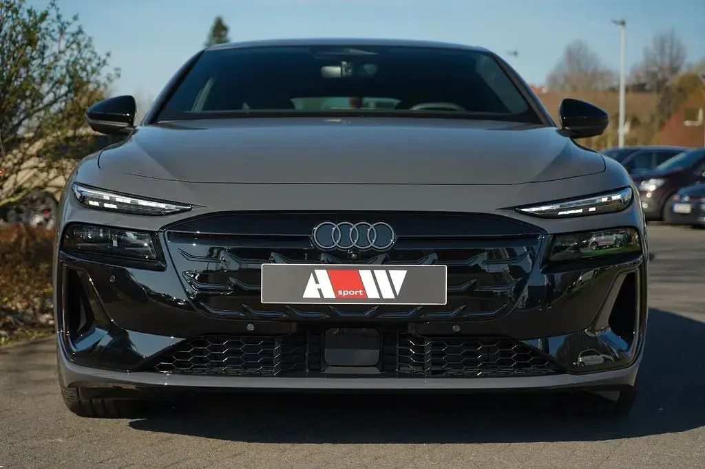 Neu Audi A6 e-tron S-Line 269 kW (367 PS) 2026 Grau Limousine