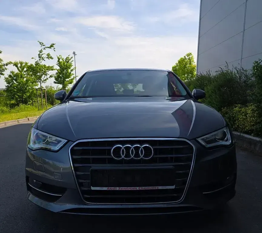 Second-hand Audi A3 Ambiente 140 CP (102 kW) 2014 Gri Berlinǎ
