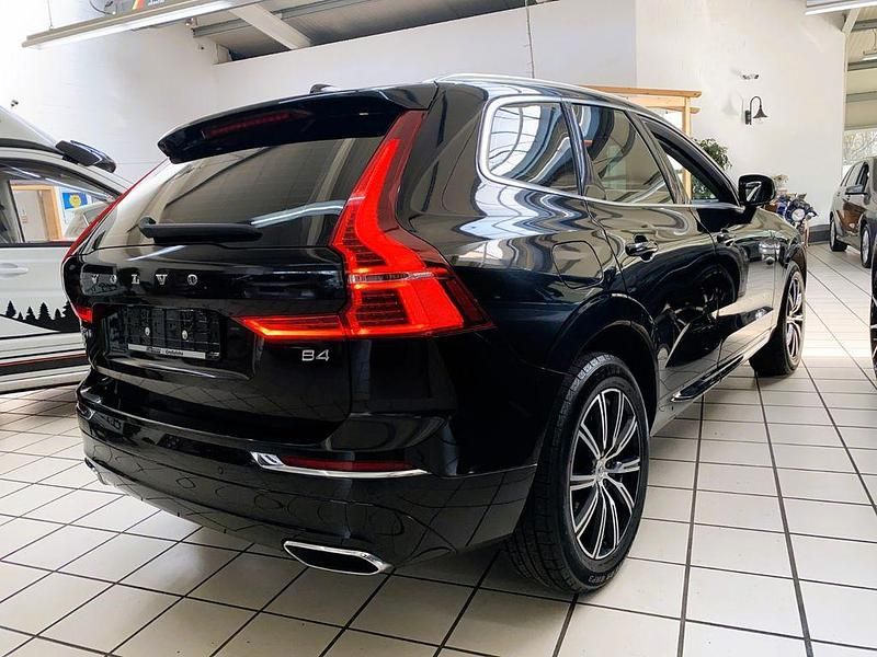 Gebraucht Volvo XC60 197 PS (144 kW) 2021 Schwarz SUV