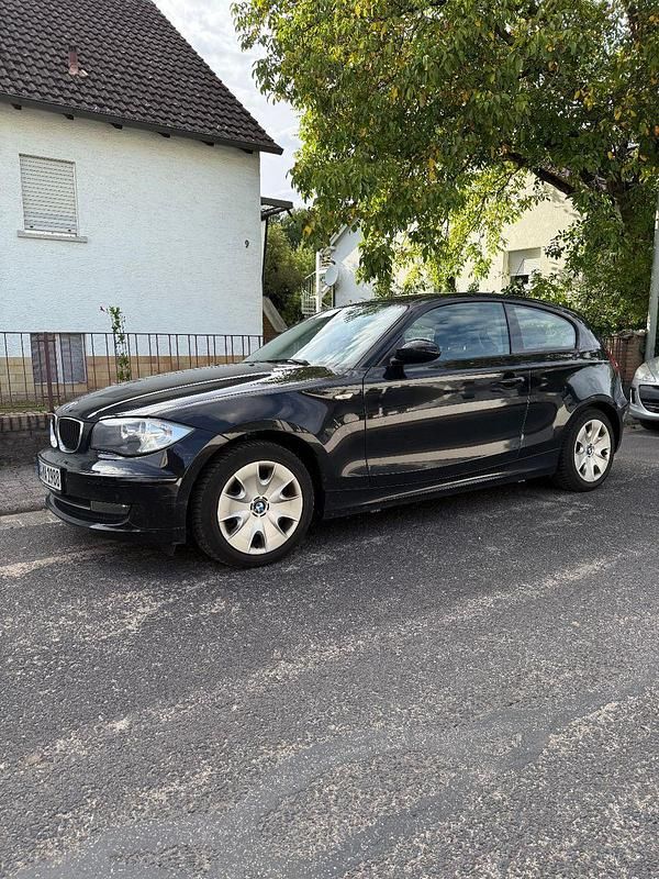 Schwarz Gebraucht 2009 BMW 116 Sport Line Kleinwagen | 3.000 € (Guter Preis) - Bild 1/4