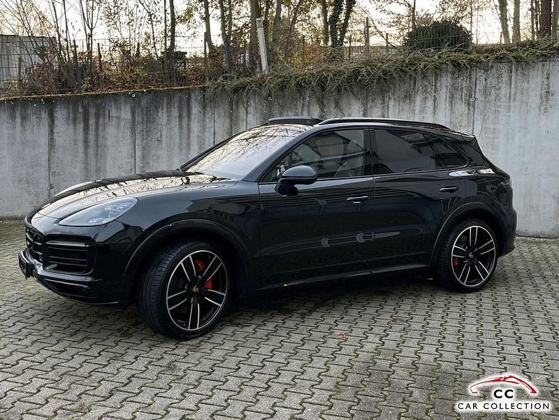 Gebraucht Porsche Cayenne GTS 460 PS (338 kW) 2023 Chromitschwarzmetallic 0e SUV