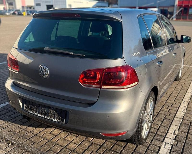 Gebraucht VW Golf VI Team 122 PS (89 kW) 2010 Grau Kleinwagen