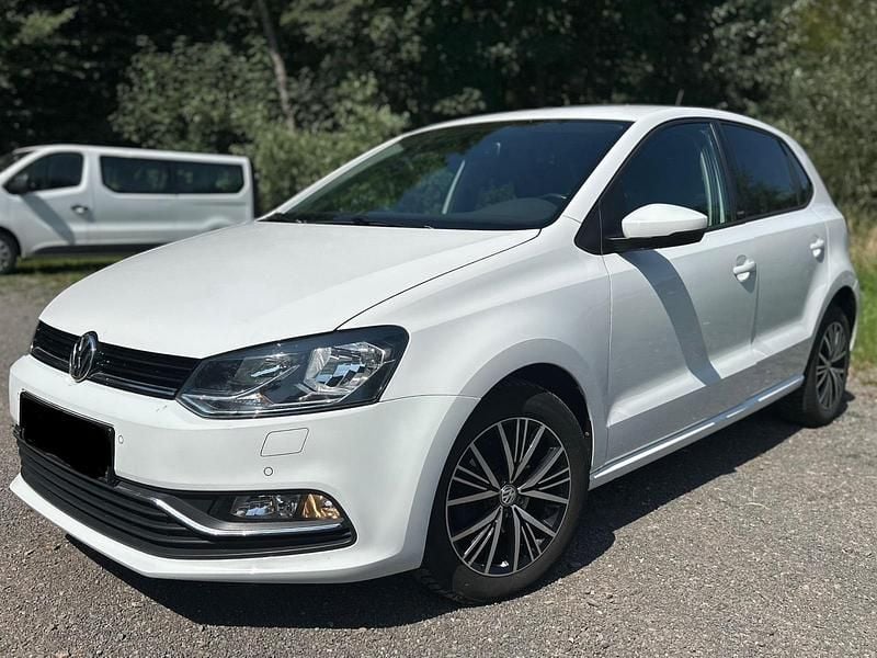 Weiß Gebraucht 2016 VW Polo Allstar Kleinwagen | 7.250 € (Guter Preis) - Bild 1/4