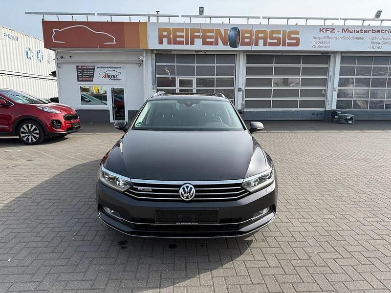 Gebraucht VW Passat Highline 190 PS (139 kW) 2018 Grau Kombi
