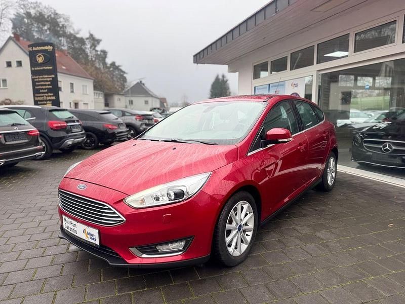 Gebraucht Ford Focus Titanium 182 PS (133 kW) 2015 Rot Limousine
