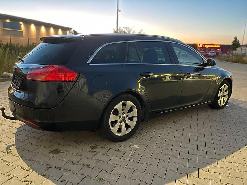 Gebraucht Opel Insignia 160 PS (117 kW) 2011 Schwarz Kombi