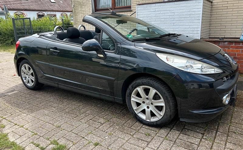 Schwarz Gebraucht 2007 Peugeot 207 CC Cabrio | 1.990 € (Fairer Preis) - Bild 1/4
