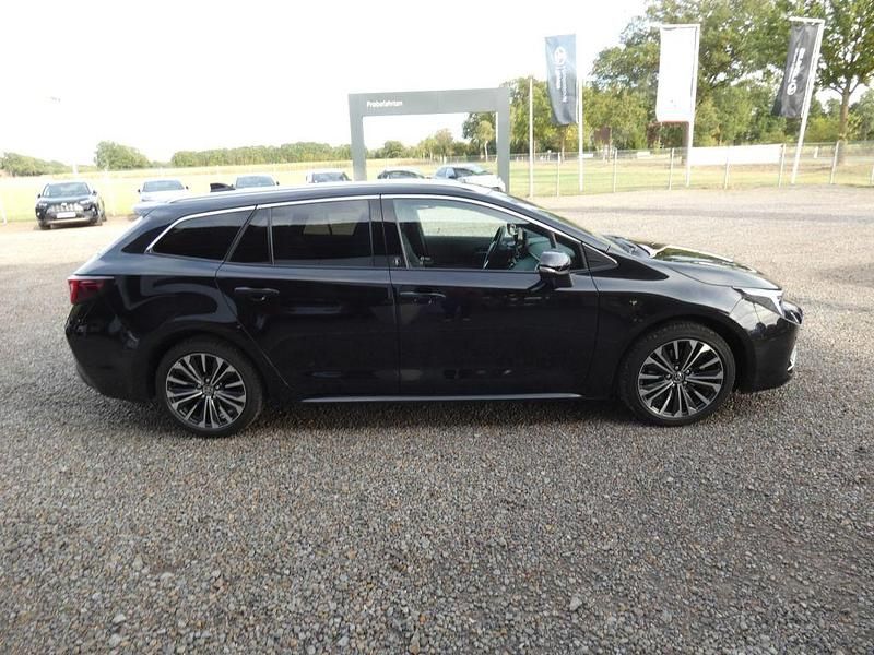 Gebraucht Toyota Corolla Team 196 PS (144 kW) 2024 Mysticschwarz mica Kombi