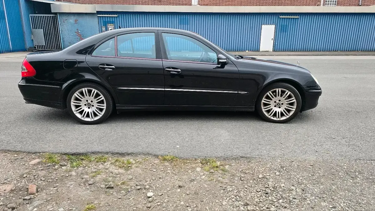 Gebraucht Mercedes E280 Sport 231 PS (169 kW) 2006 Schwarz Limousine