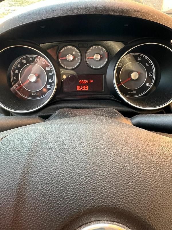 Blau Gebraucht 2015 Fiat Punto Kleinwagen | 3.750 € (Guter Preis) - Bild 1/4