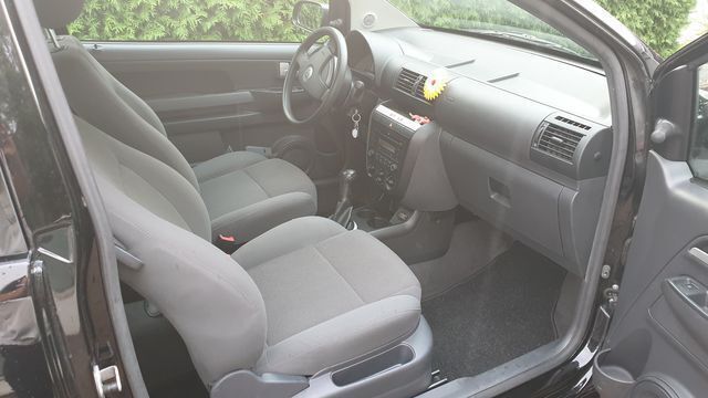 Gebraucht VW Fox 75 PS (55 kW) 2011 Schwarz Kleinwagen