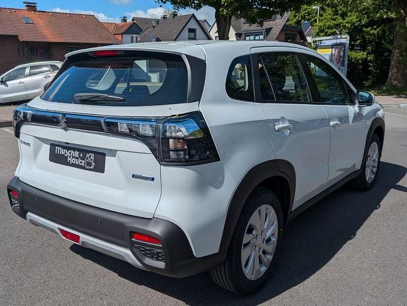 Neu Suzuki SX4 S-Cross 129 PS (94 kW) 2025 Weiß SUV
