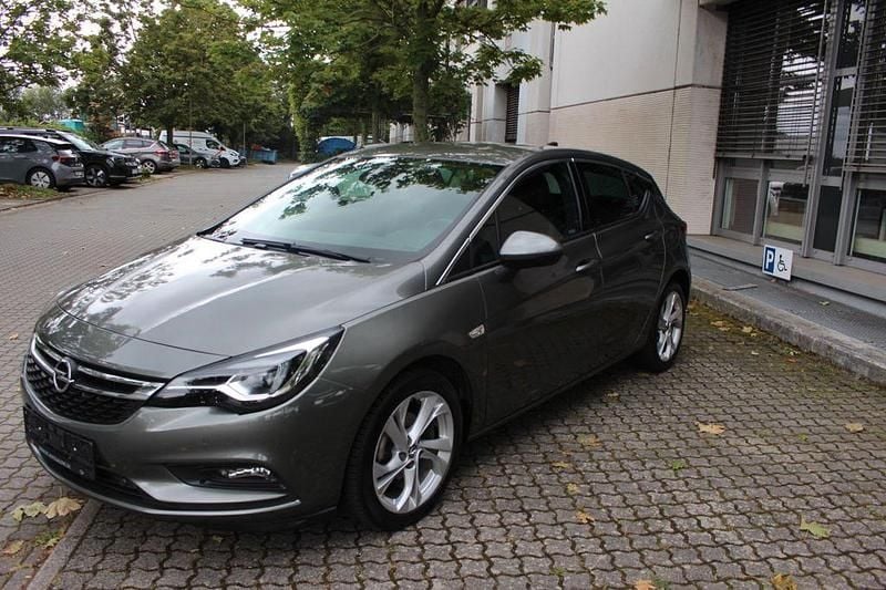 Grau Gebraucht 2017 Opel Astra Innovation Limousine | 12.900 € (Guter Preis) - Bild 1/4