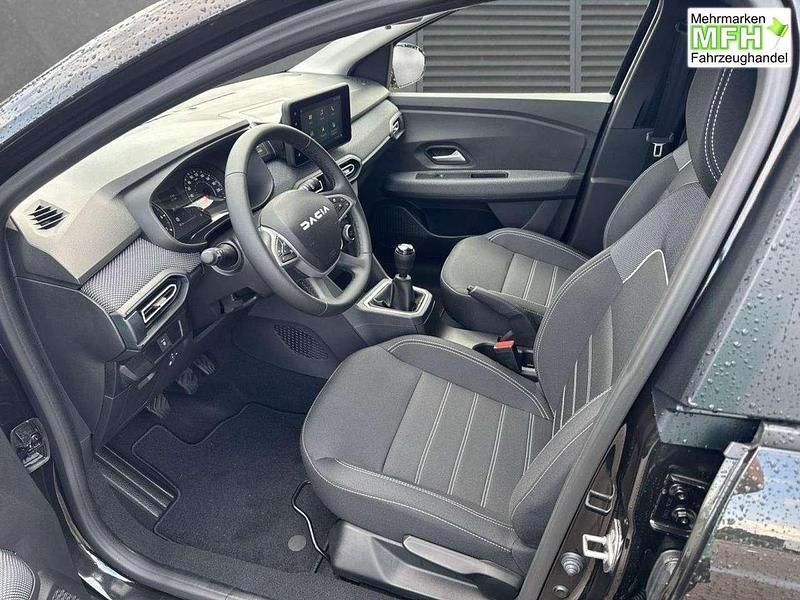 Neu Dacia Jogger Expression 110 PS (80 kW) 2025 Perlmuttschwarz Van / Kleinbus