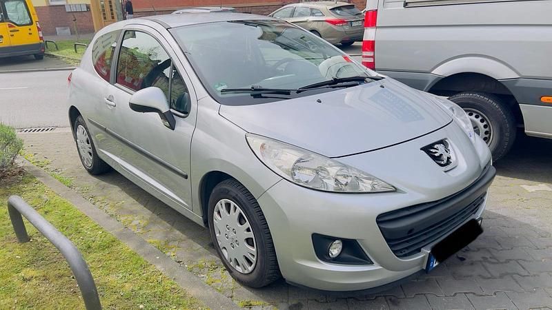 Silber Gebraucht 2010 Peugeot 207 Kleinwagen | 2.100 € (Etwas zu teuer) - Bild 1/4