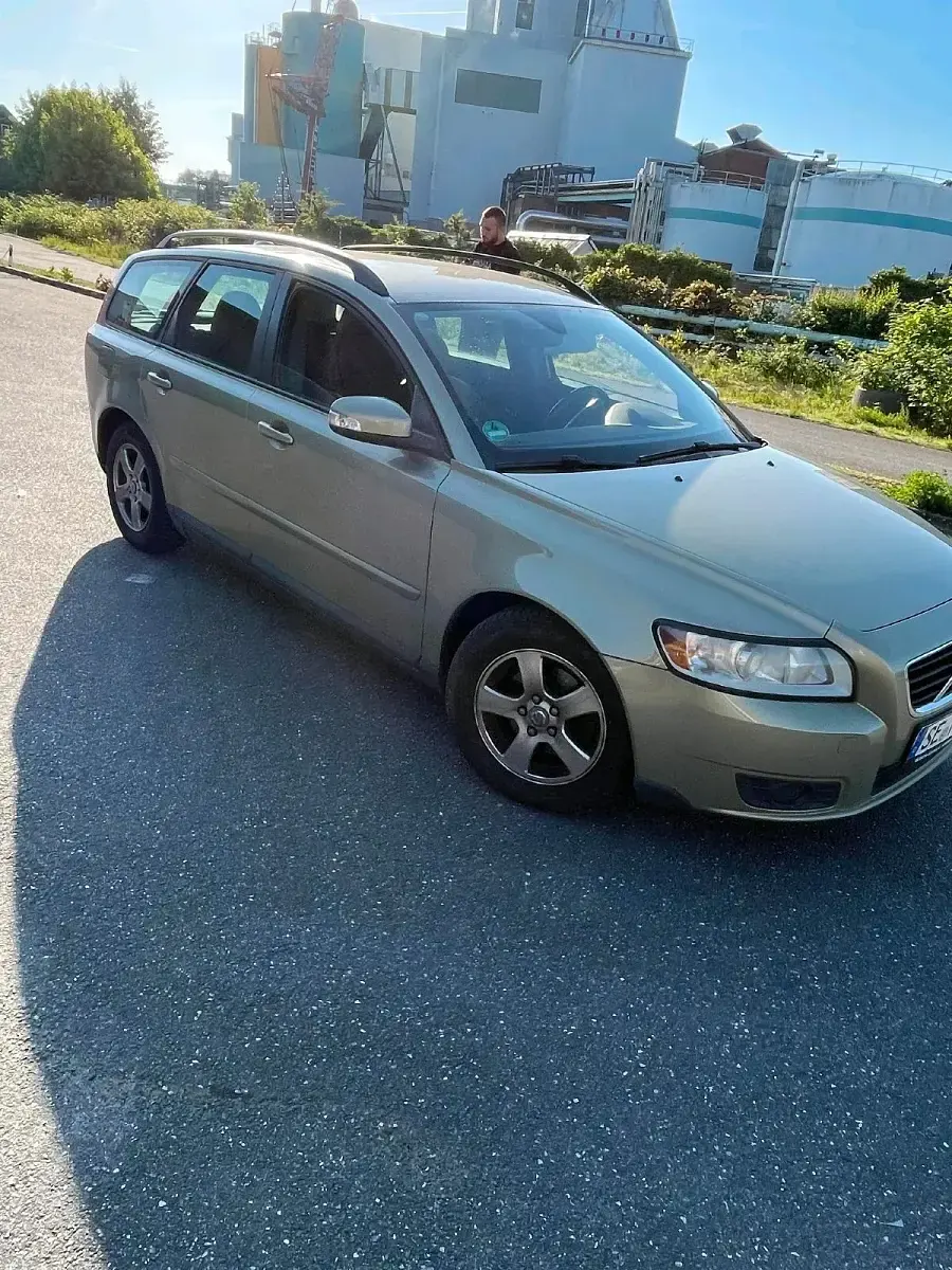 Gebraucht Volvo V50 125 PS (91 kW) 2007 Gelb Kombi