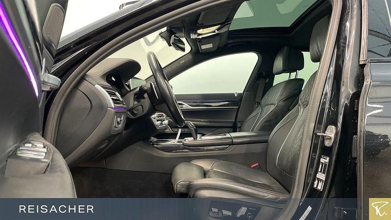 Gebraucht BMW 730 Efficient Dynamics 286 PS (210 kW) 2022 Saphirschwarz metallic Limousine