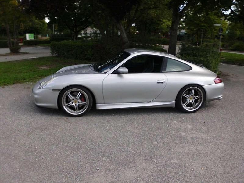 Silber Gebraucht 2003 Porsche 996 Coupé | 51.600 € (Etwas zu teuer) - Bild 1/4
