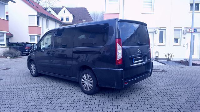 Gebraucht Citroën Jumpy Tendance 128 PS (94 kW) 2013 Grau metallic Van / Kleinbus
