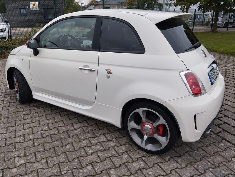 Gebraucht Abarth 595 140 PS (102 kW) 2015 Weiß Kleinwagen