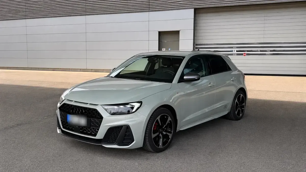 Gebraucht Audi A1 S-Line 207 PS (152 kW) 2025 Grau SUV