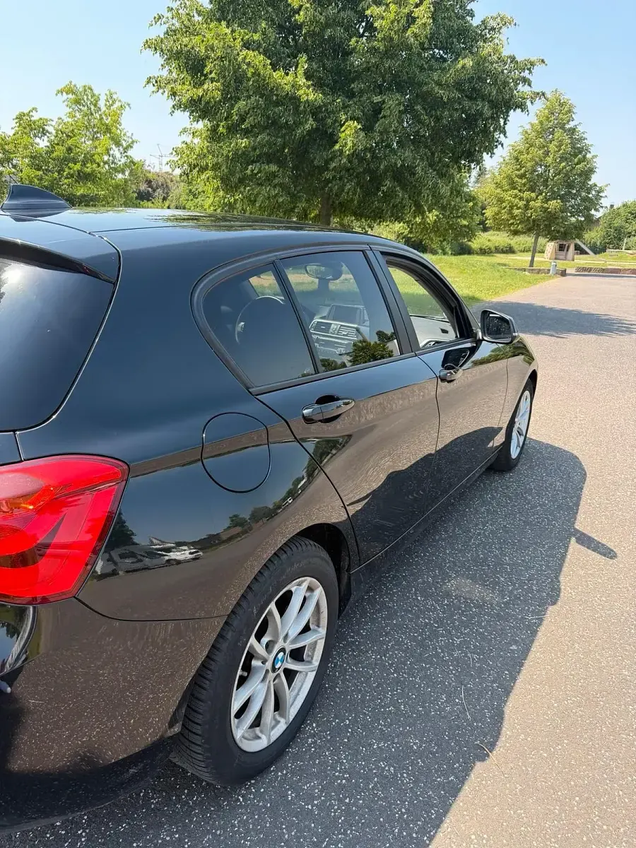 Używany BMW 118 Advantage 136 KM (100 kW) 2018 Czarny Hatchback