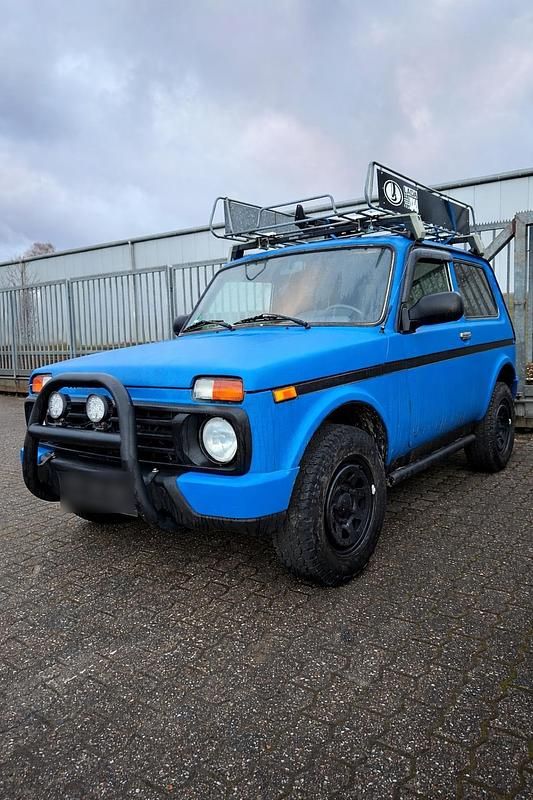 Gebraucht Lada niva 83 PS (61 kW) 2011 Blau SUV