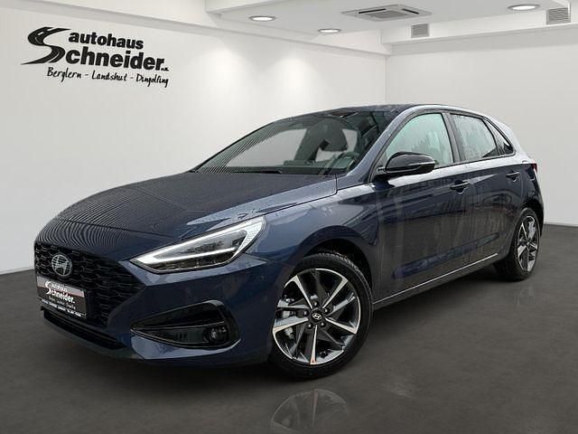 Blau Gebraucht 2024 Hyundai i30 Advantage Limousine | 21.490 € (Guter Preis) - Bild 1/4