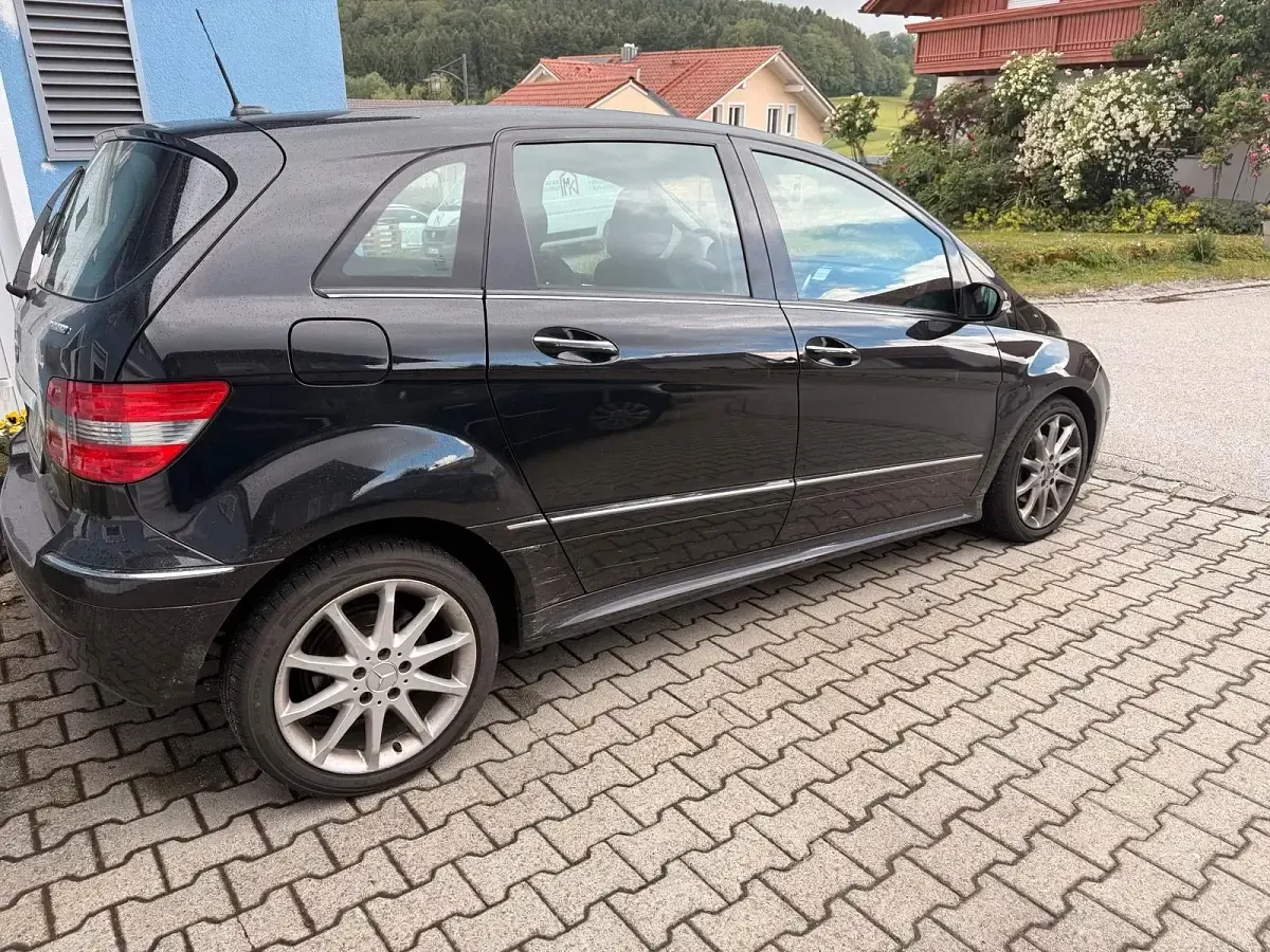 Gebraucht Mercedes B200 143 PS (105 kW) 2005 Schwarz Van / Kleinbus