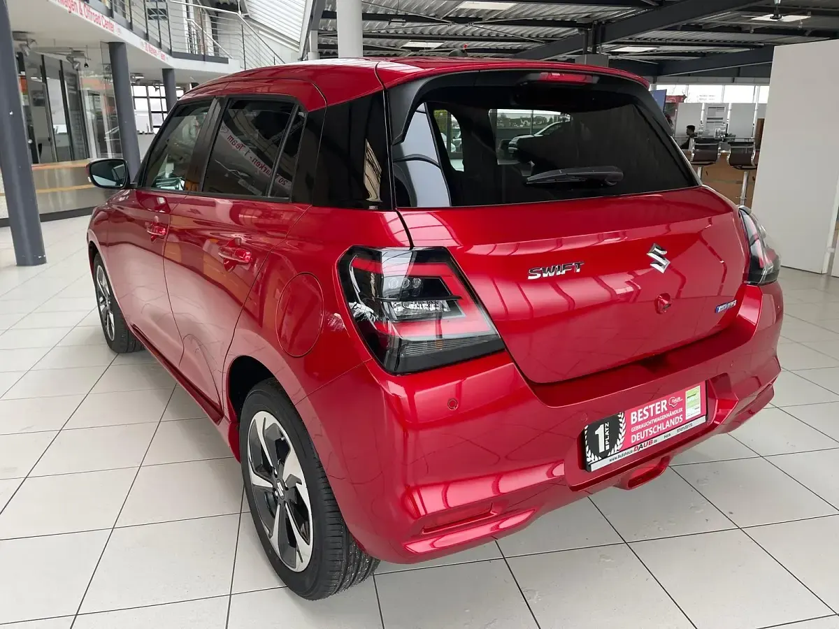 Neu Suzuki Swift Comfort+ 82 PS (60 kW) 2026 Burning red pearl metallic Kleinwagen