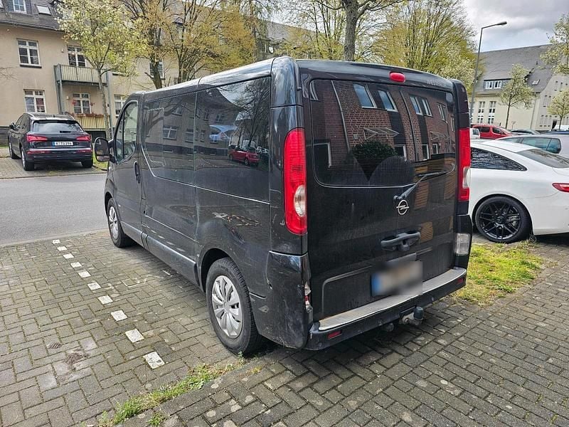 Gebraucht Opel Vivaro 145 PS (106 kW) 2008 Schwarz Van / Kleinbus