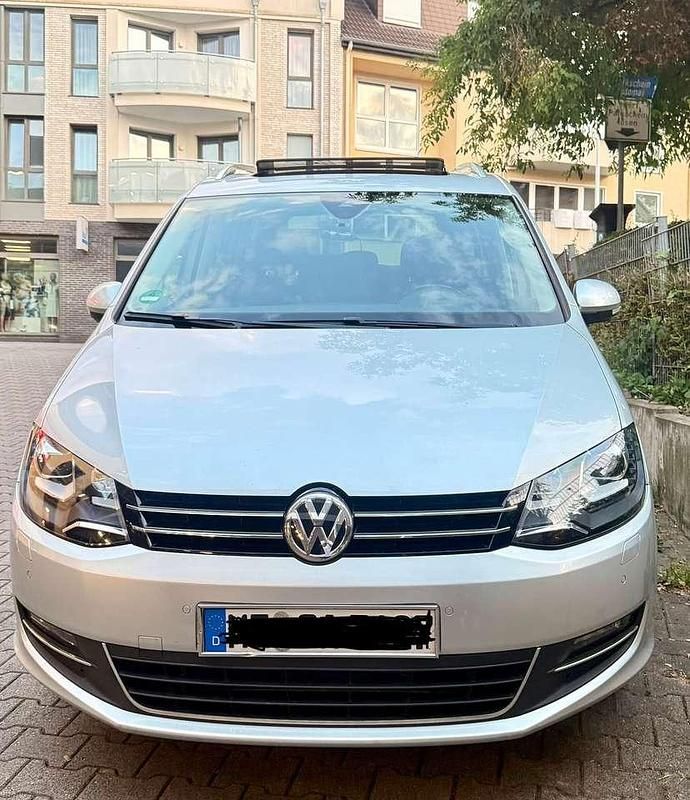 Gebraucht VW Sharan Highline 177 PS (130 kW) 2019 Silber Van / Kleinbus