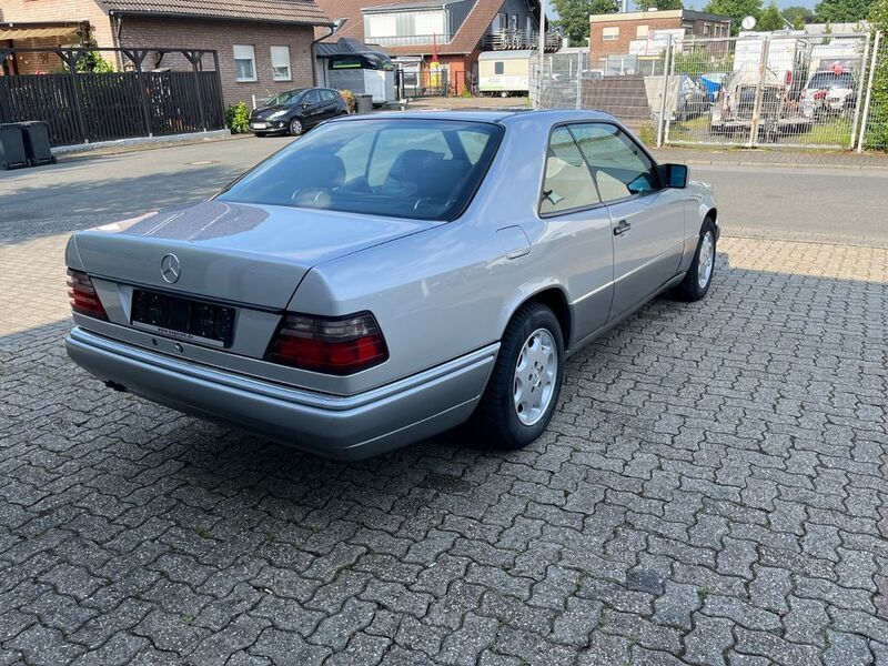 Gebraucht Mercedes 320 220 PS (161 kW) 1994 Silber Coupé