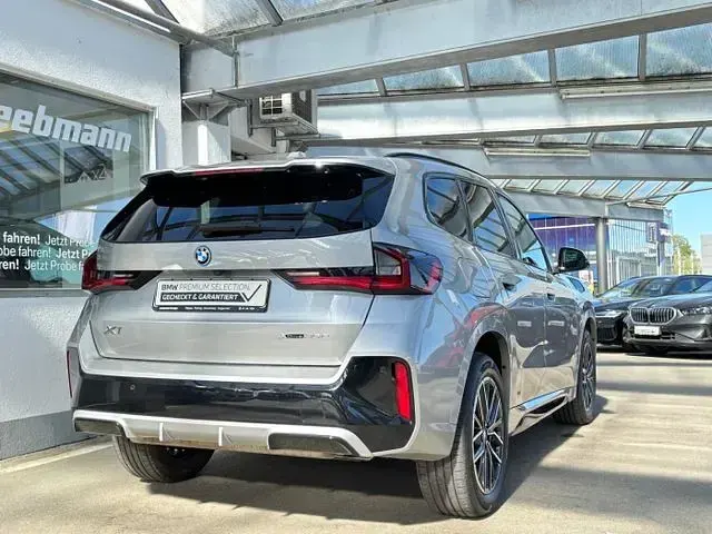 Gebraucht BMW X1 M Sport 245 PS (180 kW) 2023 Spacesilber (metallic) SUV