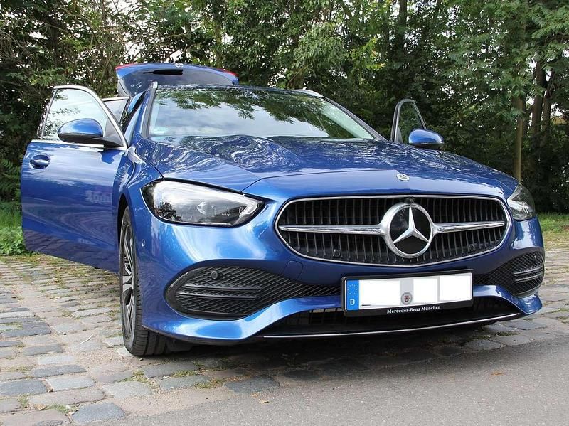 Blau Gebraucht 2022 Mercedes C300 Avantgarde Kombi | 35.000 € (Guter Preis) - Bild 1/4