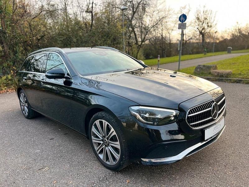 Schwarz Gebraucht 2022 Mercedes E200 Limousine | 23.699 € (Superpreis) - Bild 1/4