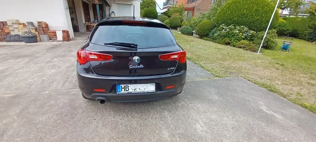 Gebraucht Alfa Romeo Giulietta Turismo 120 PS (88 kW) 2012 Schwarz Kleinwagen