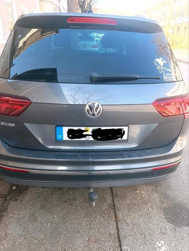 Gebraucht VW Tiguan Highline 150 PS (110 kW) 2017 Grau SUV