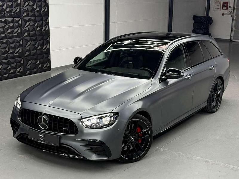 Grau Gebraucht 2022 Mercedes E53 AMG AMG Limousine | 51.890 € (Fairer Preis) - Bild 1/3