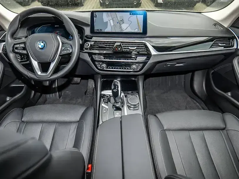 Gebraucht BMW 530e Shadowline 292 PS (214 kW) 2022 Schwarz uni Limousine