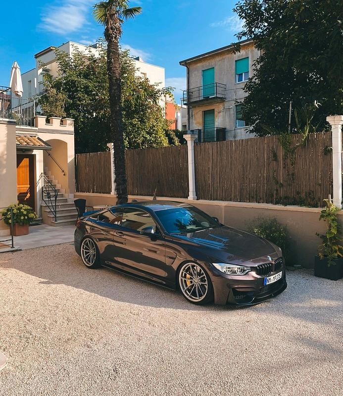 Braun Gebraucht 2016 BMW M4 Competition Edition Coupé | 62.500 € - Bild 1/4