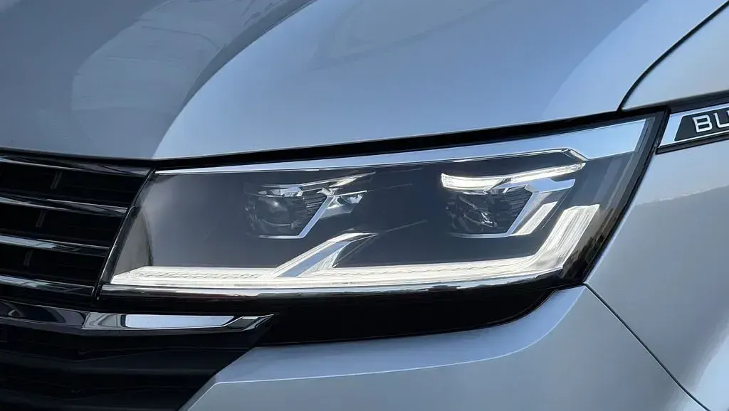 Gebraucht VW Caravelle 204 PS (150 kW) 2023 Silber Van