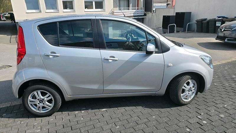 Gebraucht Opel Agila 86 PS (63 kW) 2010 Silber Kleinwagen