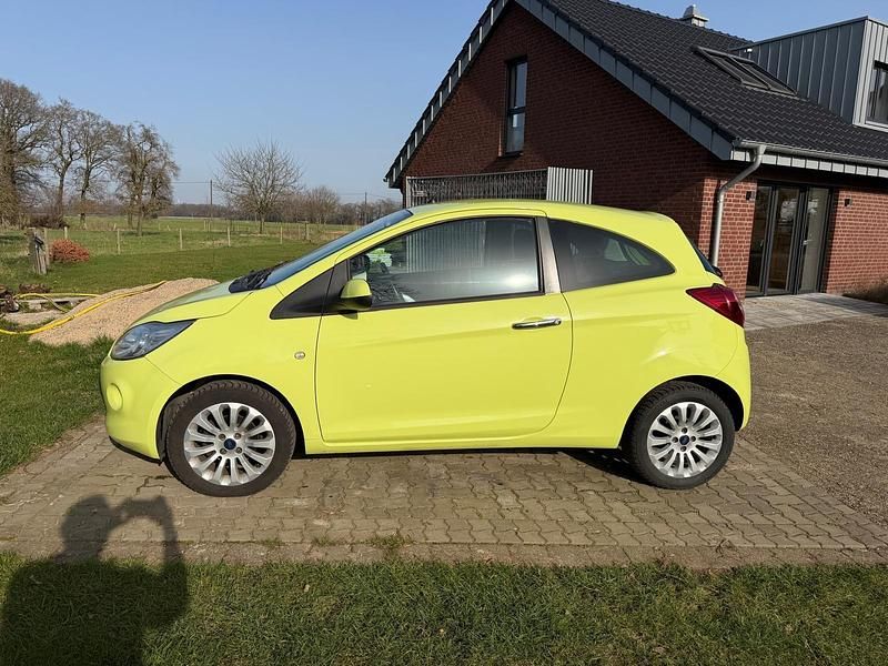Gebraucht Ford Ka Titanium 69 PS (50 kW) 2014 Grün Kleinwagen