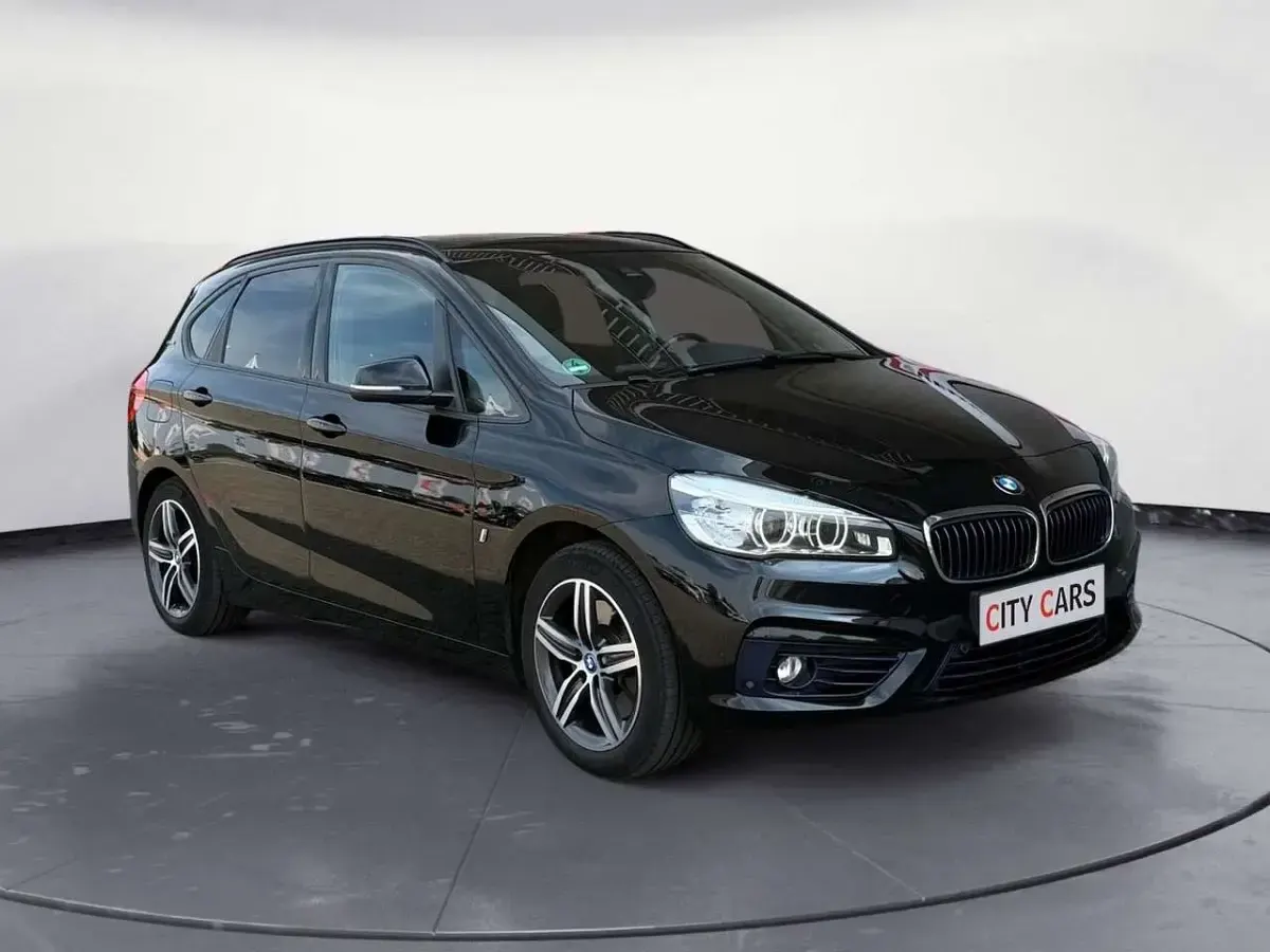 Gebraucht BMW 225 Sport Line 136 PS (100 kW) 2017 Schwarz ii/bonnet fluid black Van / Kleinbus